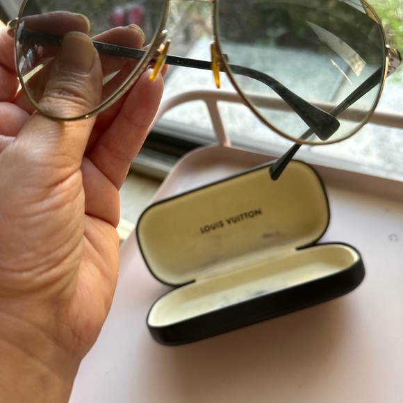 Louıs vuıtton sunglasses - Picture 9 of 12